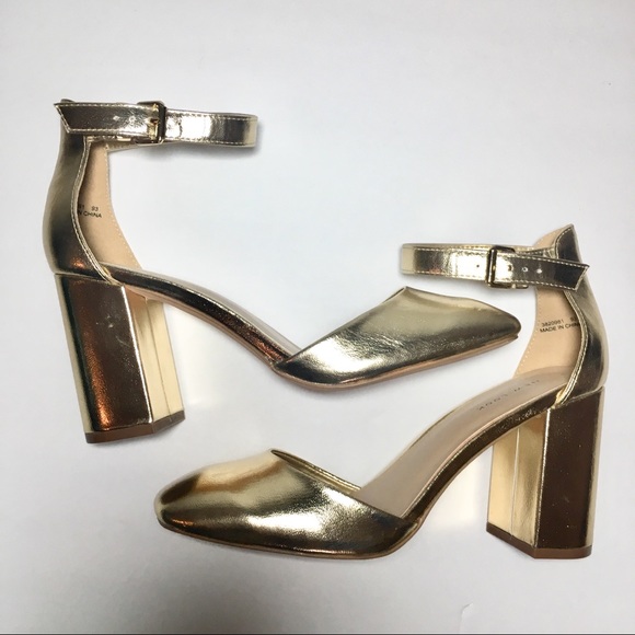 gold chunky heels closed toe